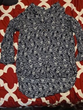 TeenBell Navy and White Floral Top